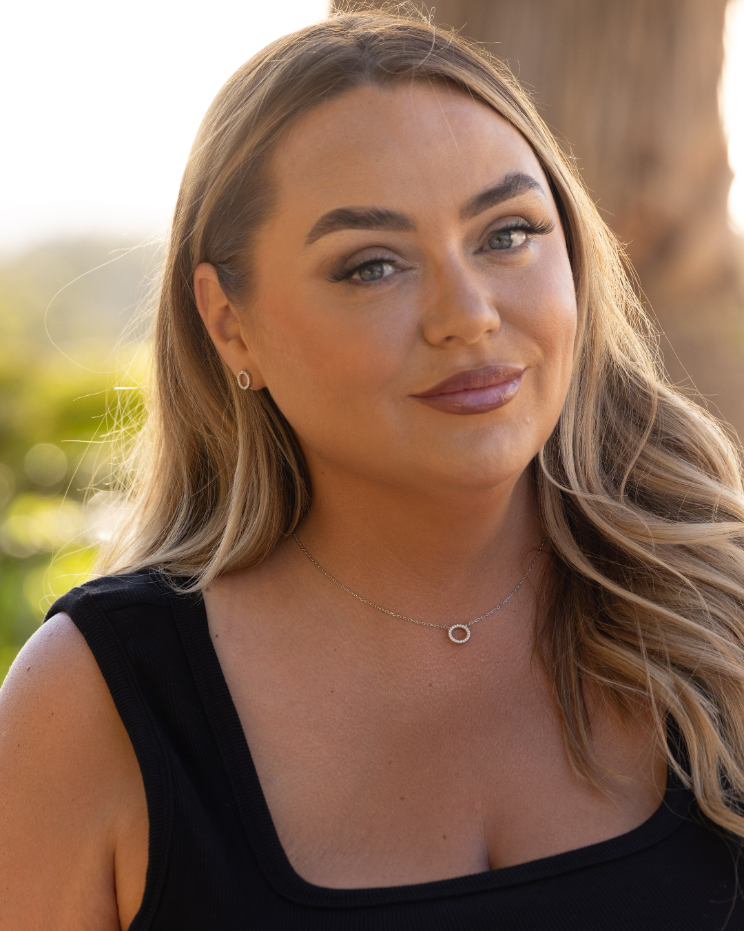 Crystal Circle Necklace Gold