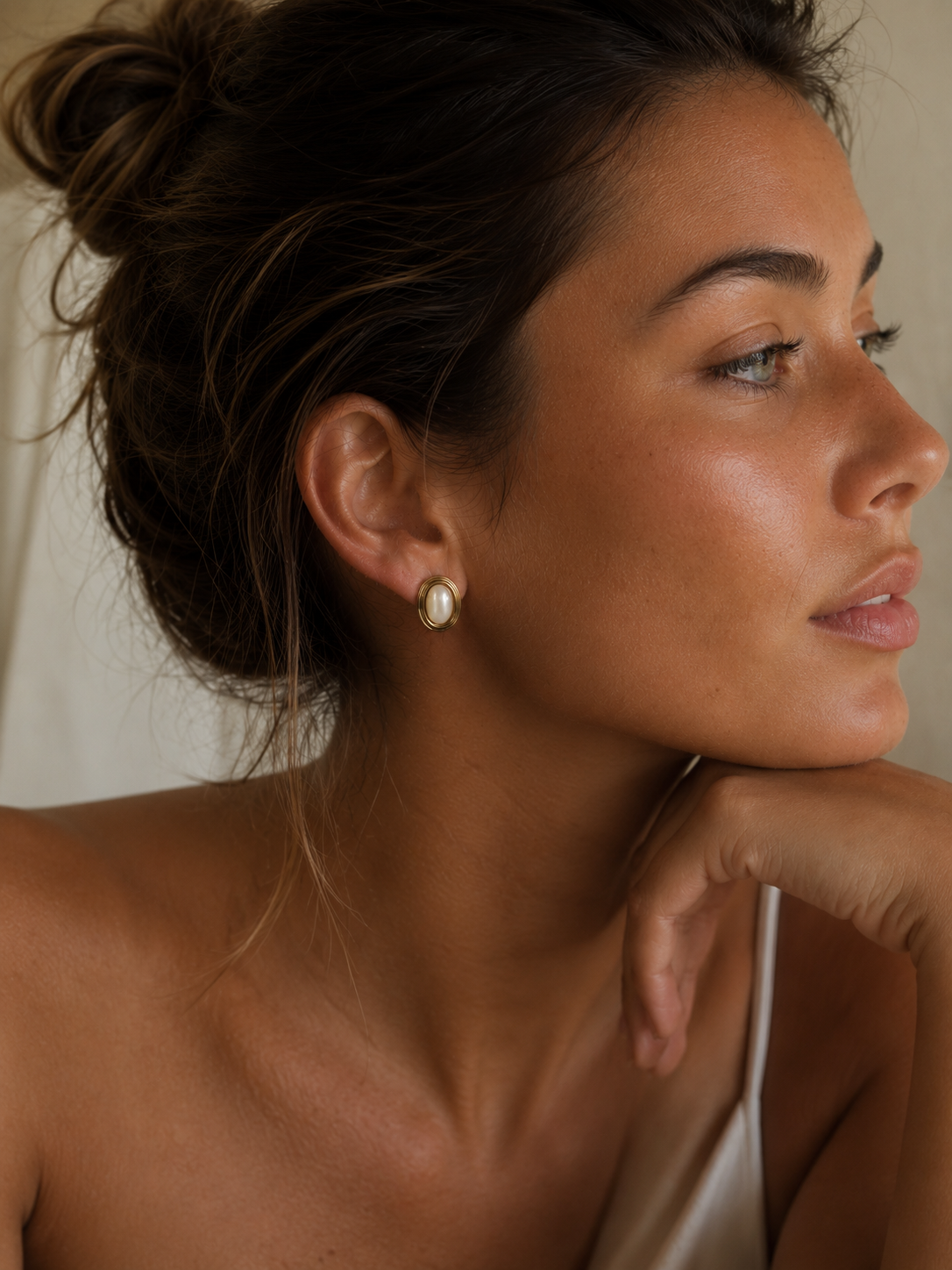 Aurora Pearl Stud Earrings Gold