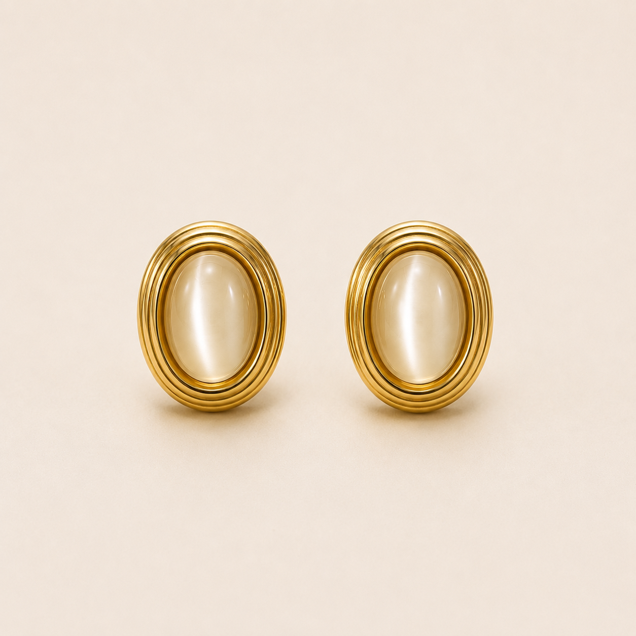 Aurora Pearl Stud Earrings Gold