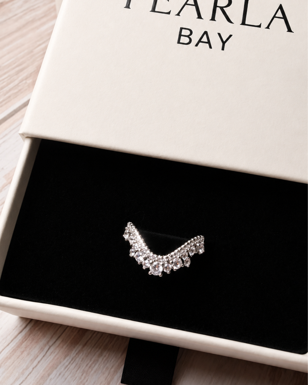 Curved Crystal Ring Silver